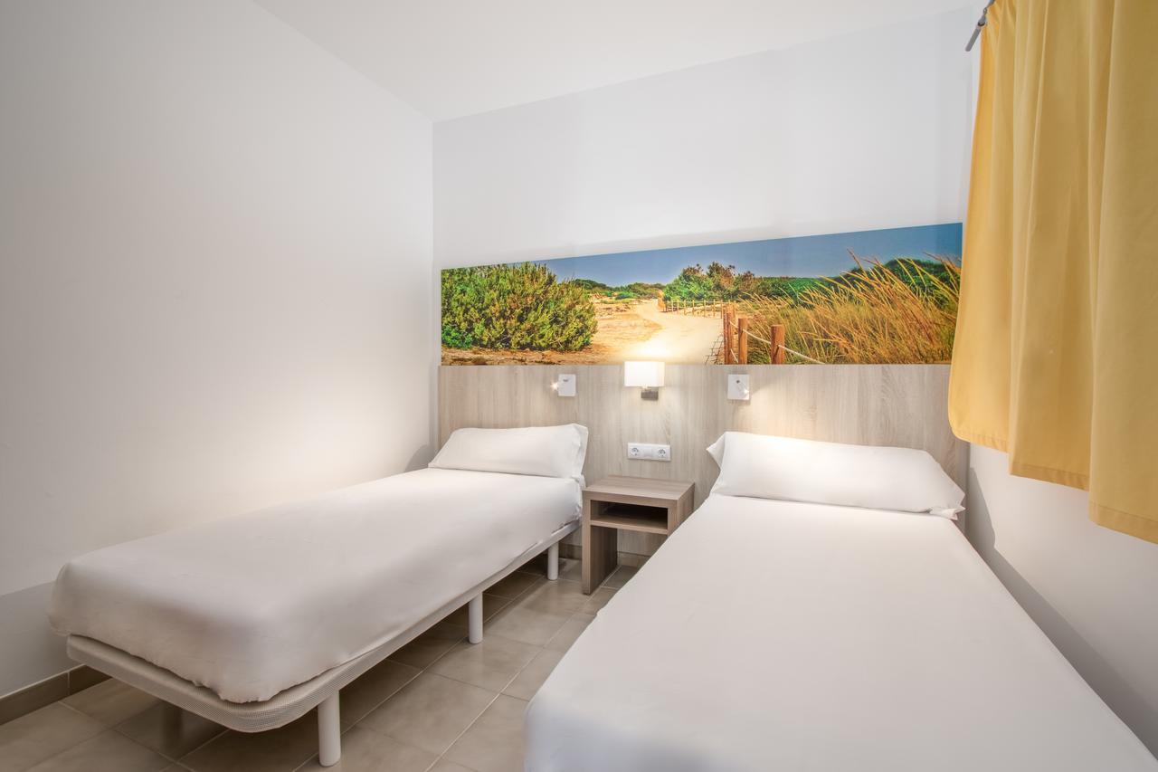 Apartamentos Lago Colonia de Sant Jordi Ngoại thất bức ảnh