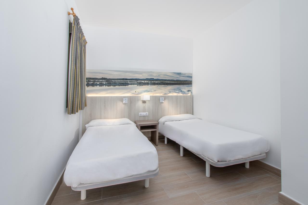 Apartamentos Lago Colonia de Sant Jordi Ngoại thất bức ảnh